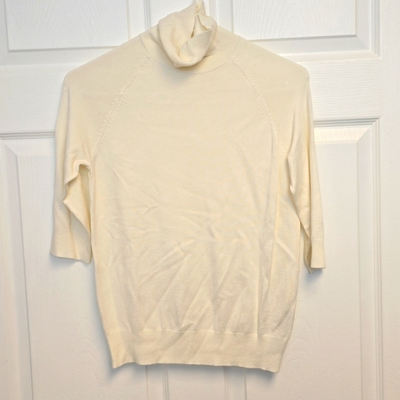 Zara Sweaters - Zara White Crew Neck Sweater with Subtle Texture